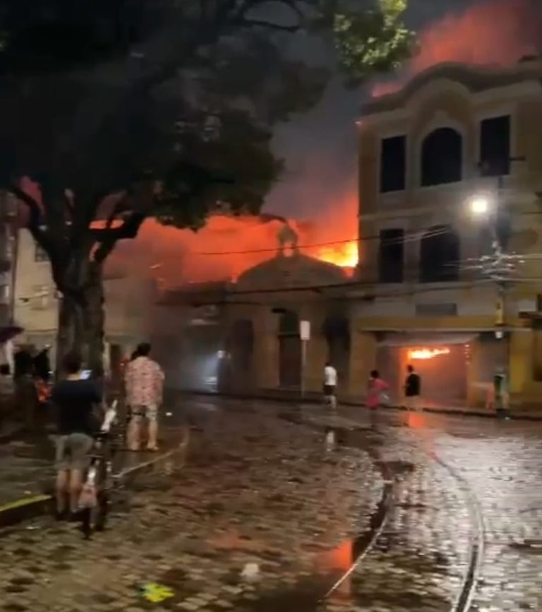 Incêndio no Bairro de São José e quedas de árvores no Espinheiro e em Casa Amarela