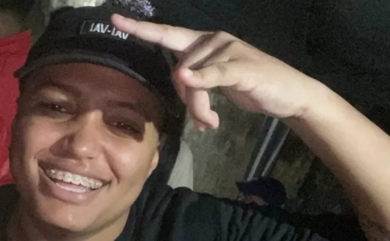 Jovem em moto de app morre após ser arremessada durante acidente em SP