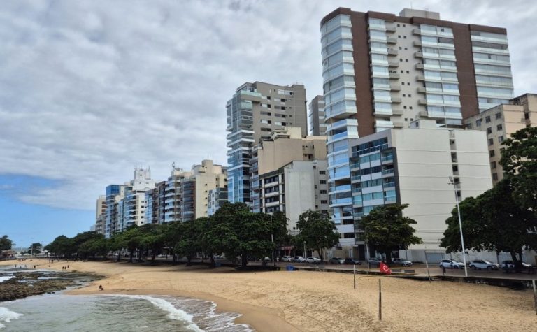 Justiça libera novas construções na orla de Guarapari
