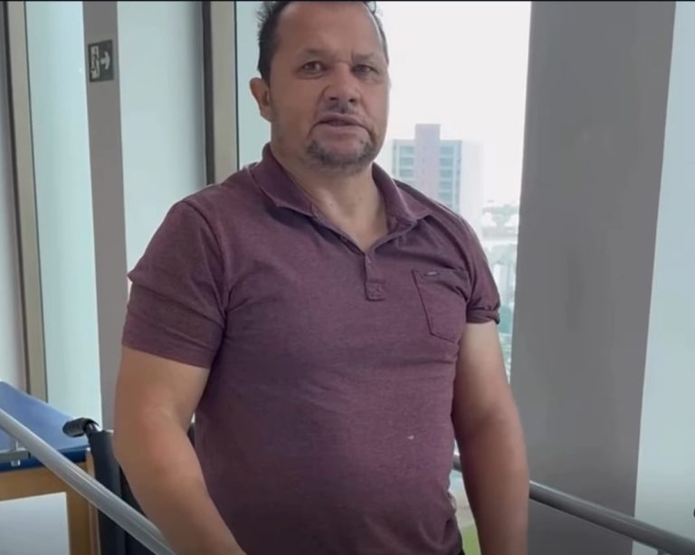 Kuki aparece em vídeo mostrando reabilitação após AVC