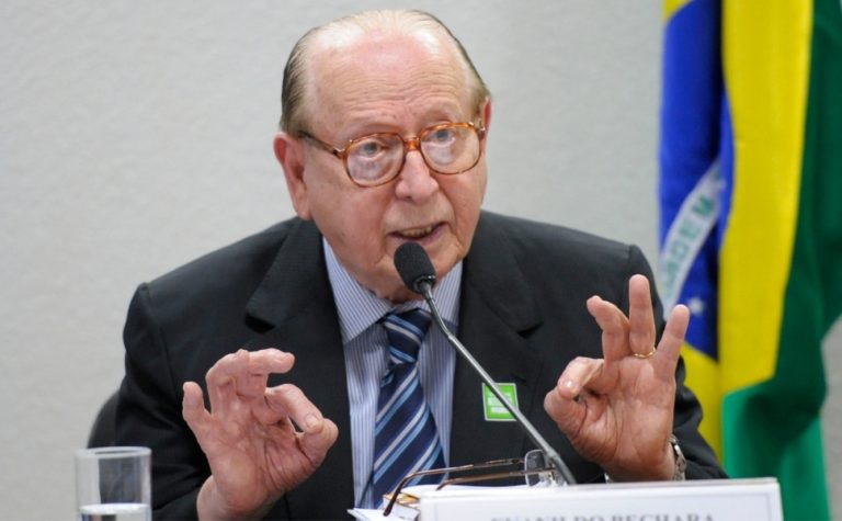 Morre Evanildo Bechara, um dos maiores gramáticos do Brasil e membro da ABL