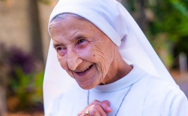 Morre Irmã Otília, “Anjo de Cachoeiro”, aos 91 anos