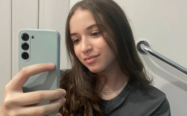 ‘Não foi só inveja, foi feminicídio’, diz família de menina morta em escola