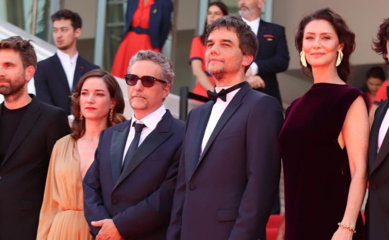 ‘O Agente Secreto’, de Kleber Mendonça Filho, vence o prêmio de direção em Cannes