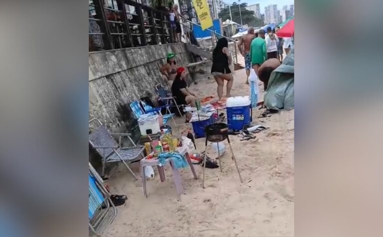Pai e filho ficam feridos ao tentarem acender churrasqueira em praia de Guarapari