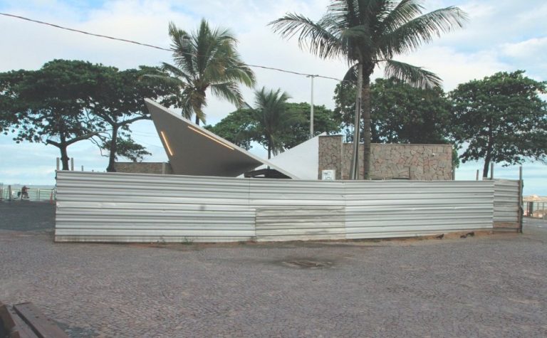 Praia da Costa ganha quiosques reformados com foco em lazer e gastronomia