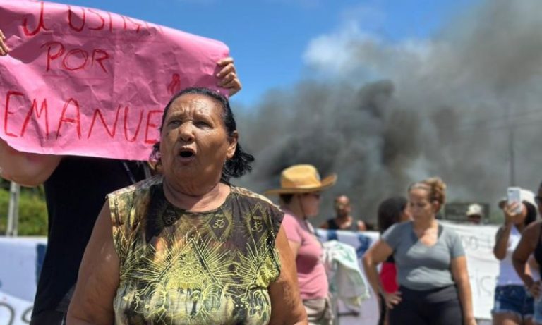 Protesto em Noronha cobra justiça e mudanças na gestão da ilha