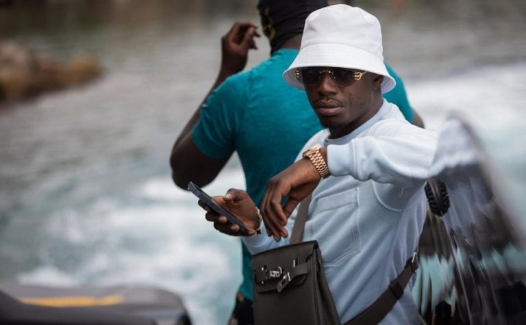 Rapper francês Werenoi morre aos 31 anos, pouco antes de se apresentar em show
