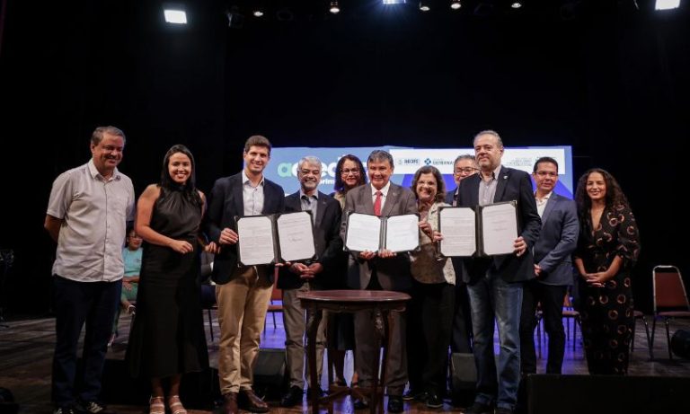 Recife adere ao Acredita e João Campos diz que é conquista de décadas