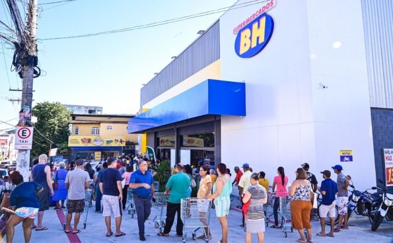 Rede de supermercados inaugura três lojas na Serra e reabre uma em Vila Velha