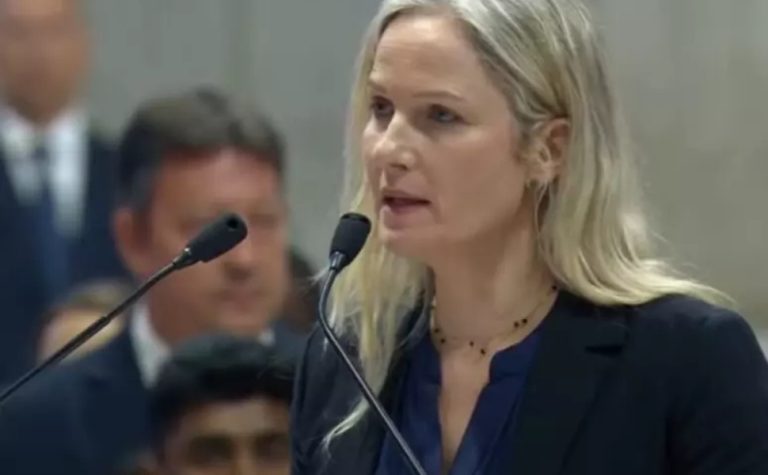 Saiba quem é a brasileira que leu oração durante a missa de abertura do conclave