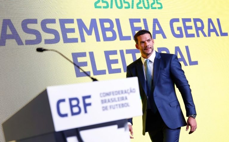 Samir Xaud é eleito oficialmente novo presidente da CBF