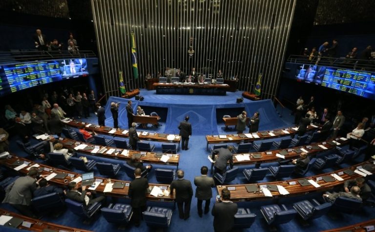 Senado prorroga cotas para negros em concursos públicos federais