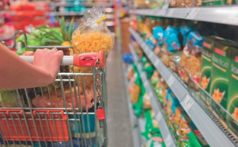 Shoppings e supermercados podem passar a ficar fechados aos domingos? Entenda