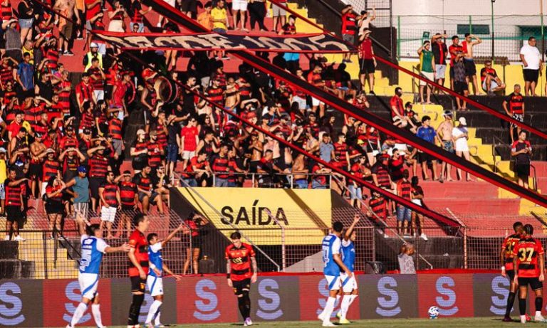 Sport: novo técnico, velha vergonha