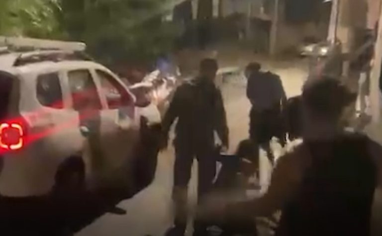 VÍDEO | Jovem é agredida por policiais militares durante abordagem em Vila Velha