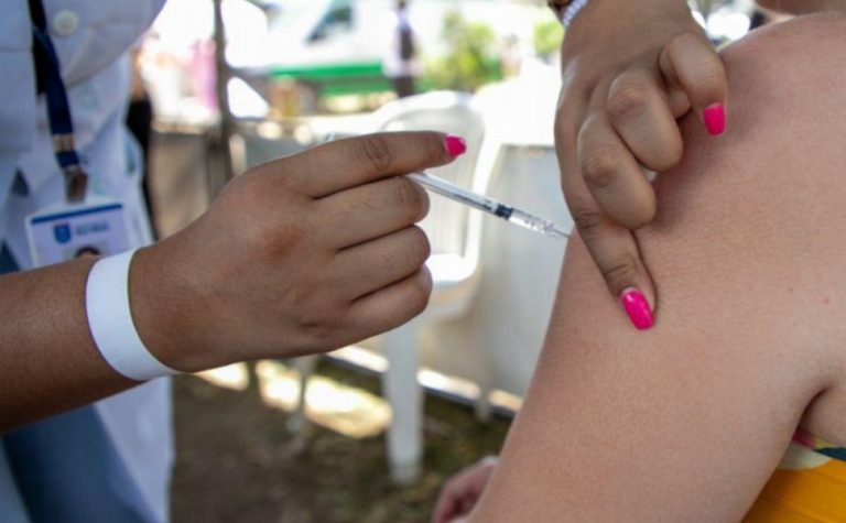 ​Vacina pneumocócica para idosos acima de 65 anos em Vila Velha neste sábado