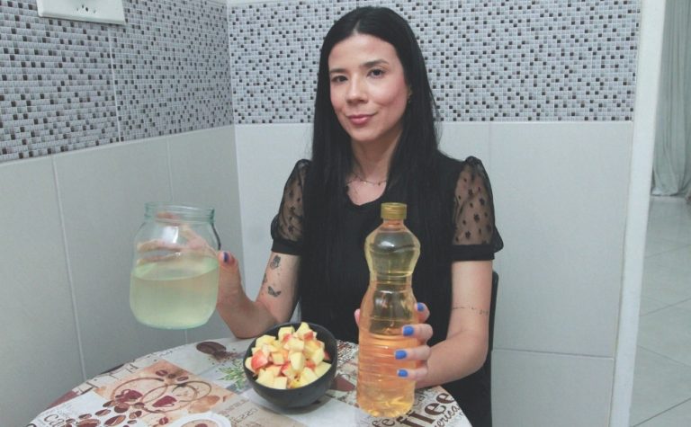 Aprenda a fazer vinagre de maçã caseiro