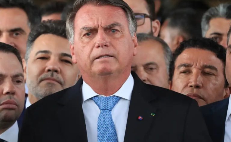 Bolsonaro é diagnosticado com provável quadro de pneumonia viral