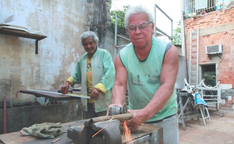 Busca por idosos cresce e 24% dos empregados têm mais de 60 anos