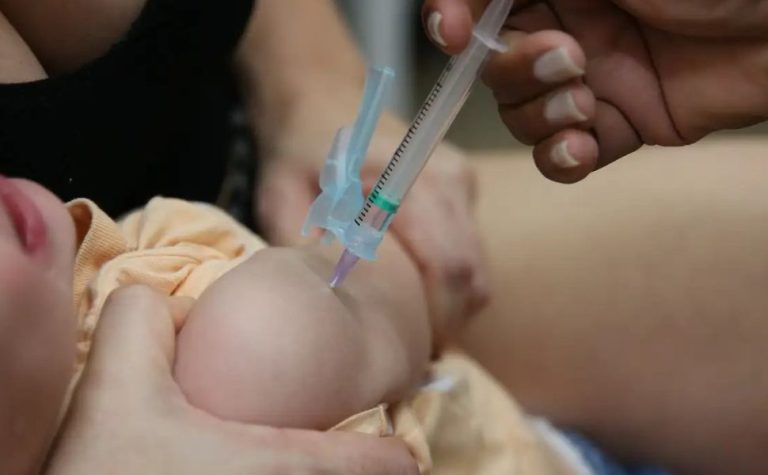 Dose de reforço de vacina contra meningite terá proteção maior