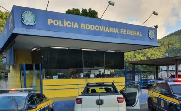 Ciclista morre atropelado na BR-101 em Viana