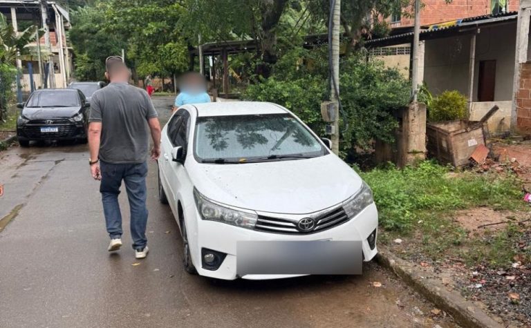 Dois homens são presos suspeitos de extorsão após furto de carro em Cariacica
