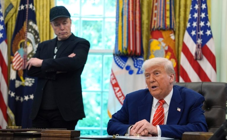 Elon Musk chama pacote de impostos e gastos de Trump de ‘abominação’