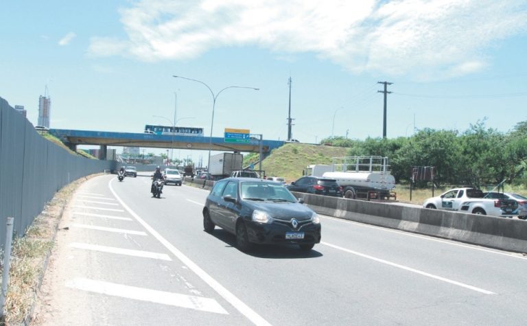 Família de jovem de patinete atropelado em Vila Velha busca imagem de acidente