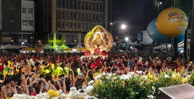 Festa do Carmo terá mais de 100 missas e procissão luminosa no Recife