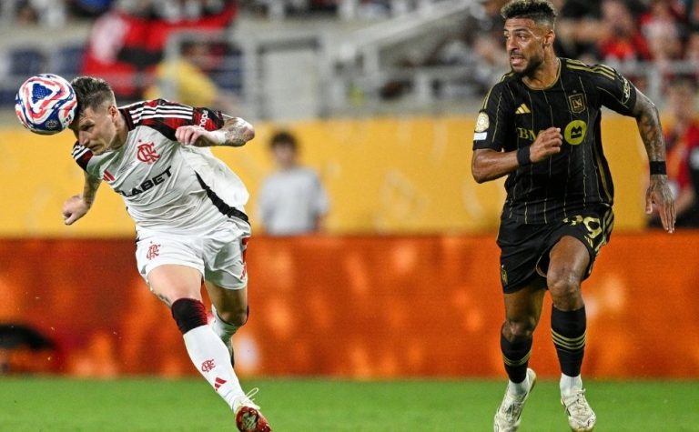 Flamengo protagoniza jogo morno, tem trave como inimiga e empata com LAFC