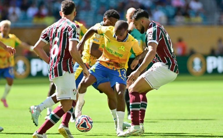 Fluminense empata com Mamelodi Sundowns e avança na Copa do Mundo de Clubes