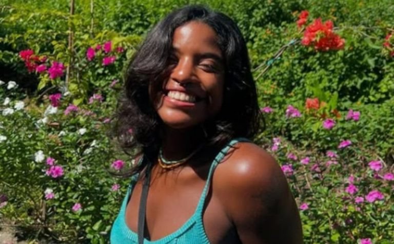 Guia deixou Juliana sentada em trilha na Indonésia e se afastou para fumar, diz pai