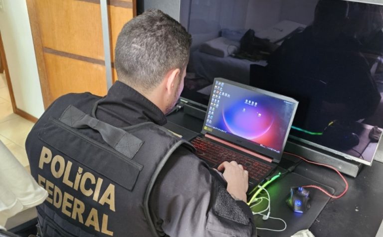 Homem é preso pela PF por posse de diversos vídeos de abuso infantil no ES