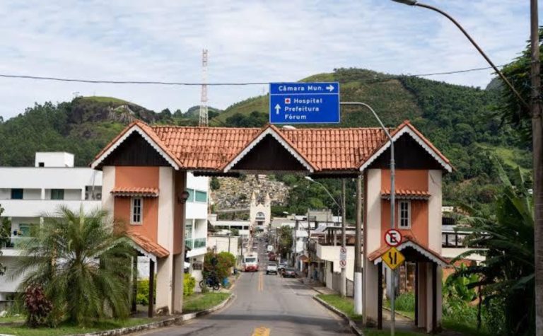 Homem morre prensado por trator em acidente no Sul do ES