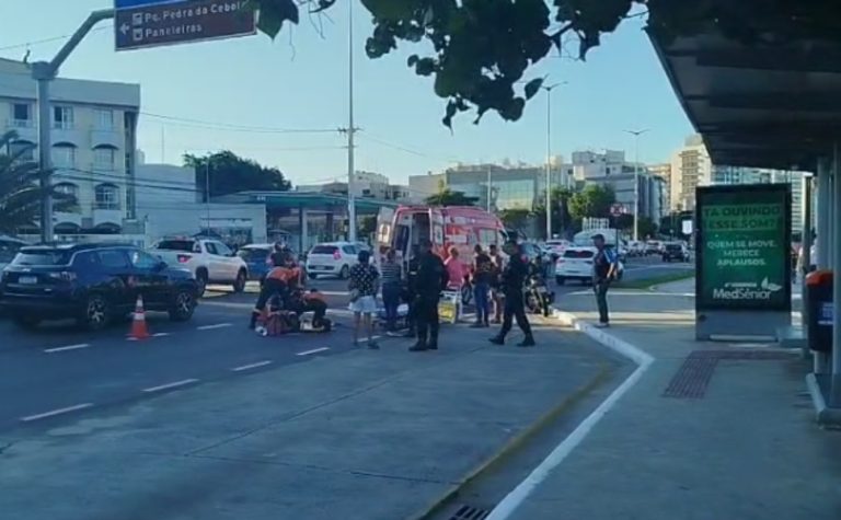 Idosa é atropelada ao atravessar Avenida Dante Michelini, em Vitória