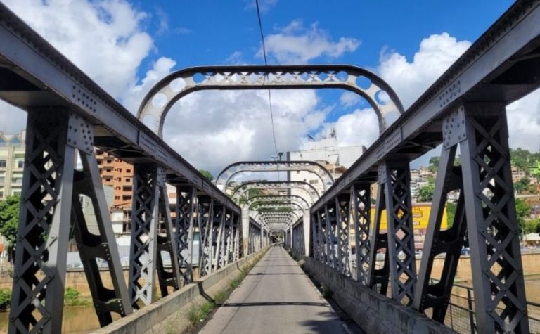 Iluminação nova na Ponte de Ferro em Cachoeiro de Itapemirim