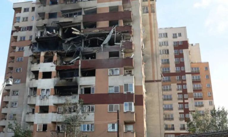 Irã lança centenas de mísseis contra Israel em retaliação a bombardeio