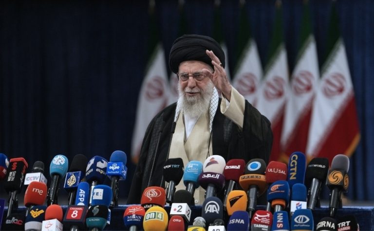 Khamenei declara vitória contra Israel, em 1ª aparição desde início de cessar-fogo