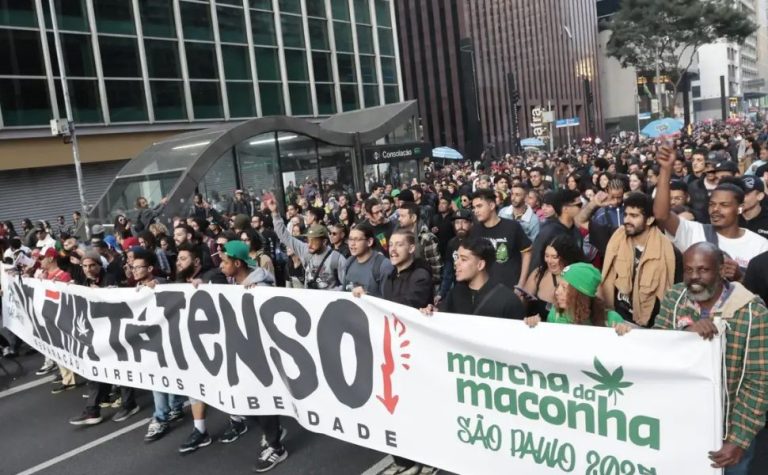 Marcha da Maconha reúne público a favor da legalização da cannabis