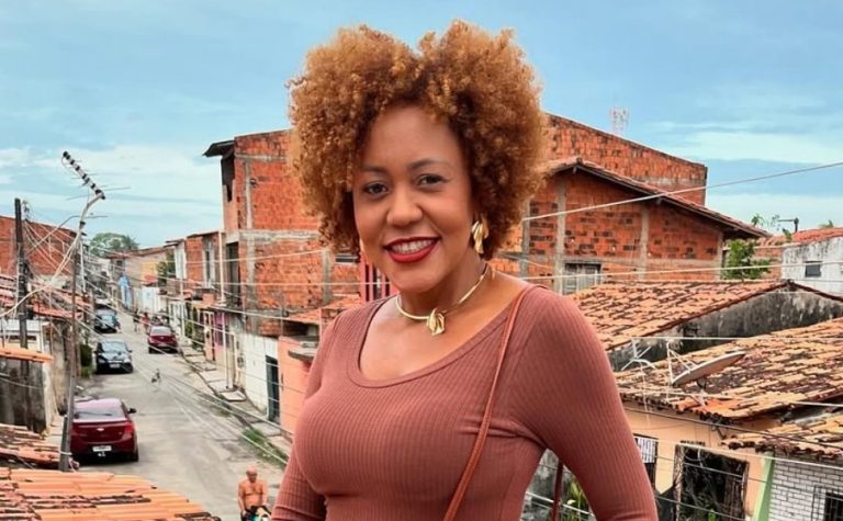 Morre cantora Alessandra Santos, representante da seresta, aos 46 anos