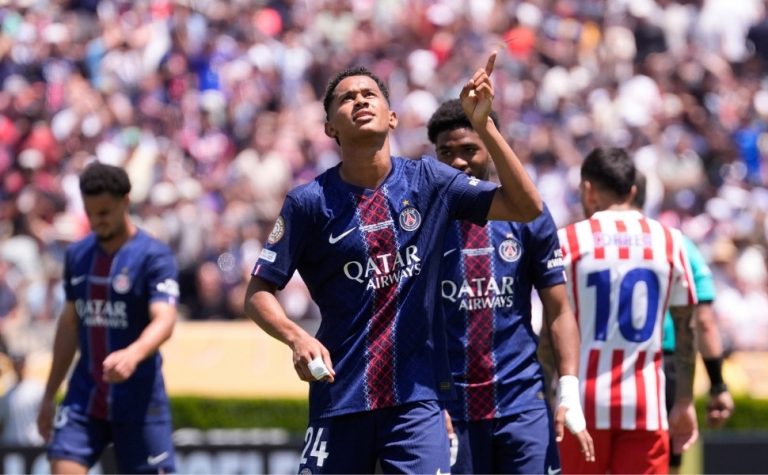 PSG goleia Atlético de Madrid em estreia na Copa do Mundo de Clubes
