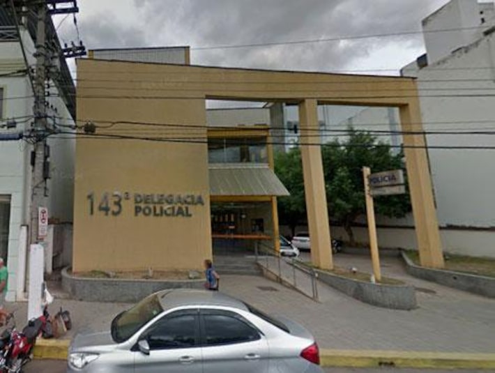 Para onde foi o adolescente que matou os pais e o irmão de três anos?