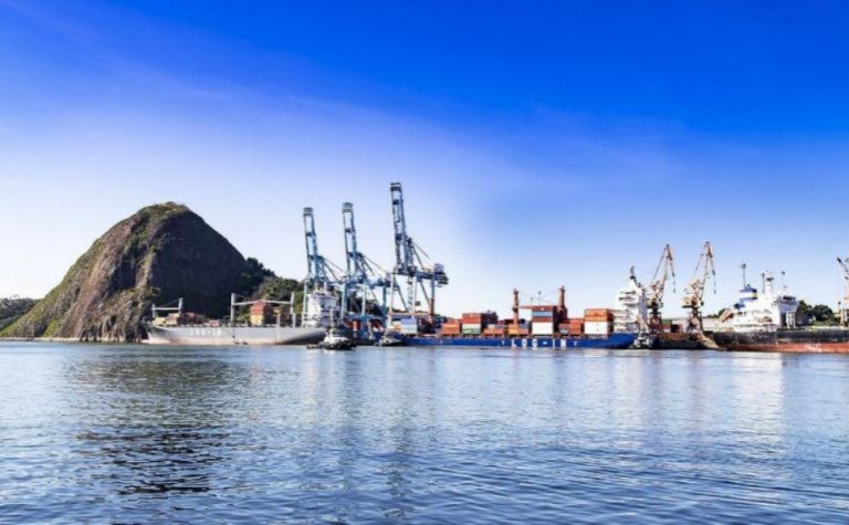 Após procedimento de dragagem, Porto de Vitória já pode receber navios maiores