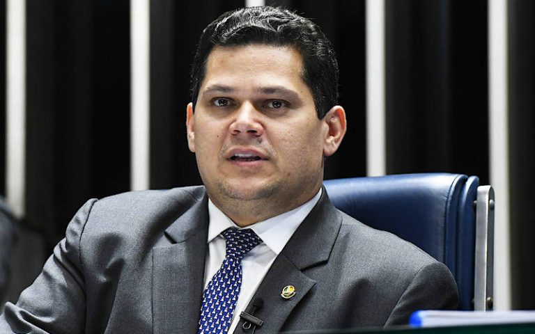 Presidente do Senado promulga projeto que derrubou alta do IOF