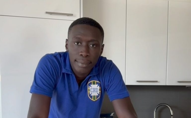 Quem é Khaby Lame, destaque do TikTok que foi detido pela imigração dos EUA