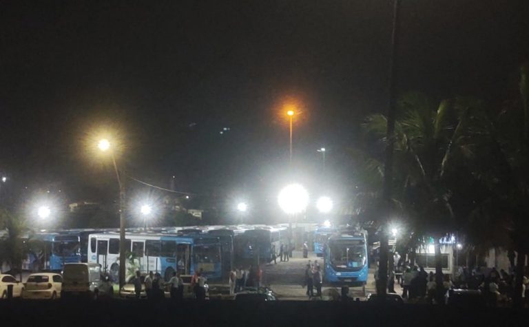 Rodoviários protestam contra morte de colega e ônibus não rodam na Grande Vitória