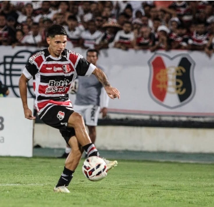 Santa Cruz enfrenta o Sousa (PB) neste domingo. O desafio é permanecer na liderança