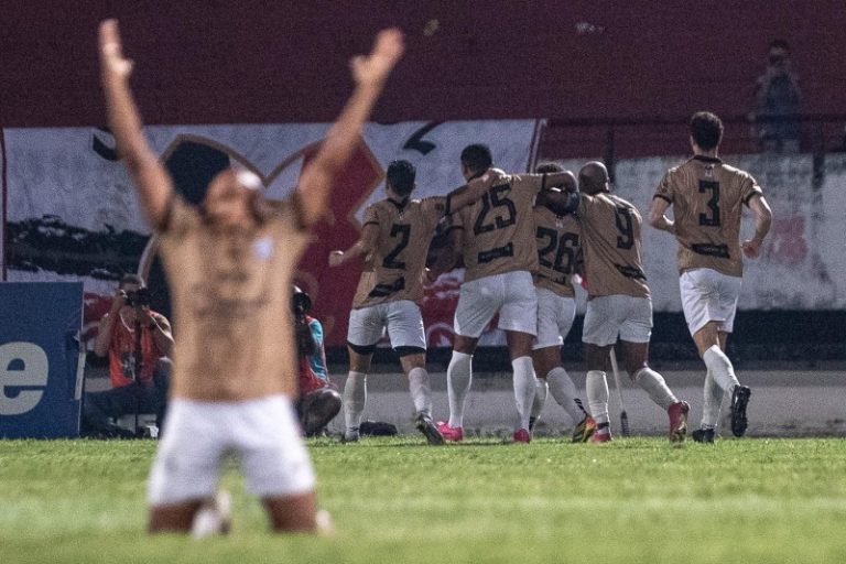 Santa Cruz perde invencibilidade no Arruda ao ser derrotado por 1×0 para o Central