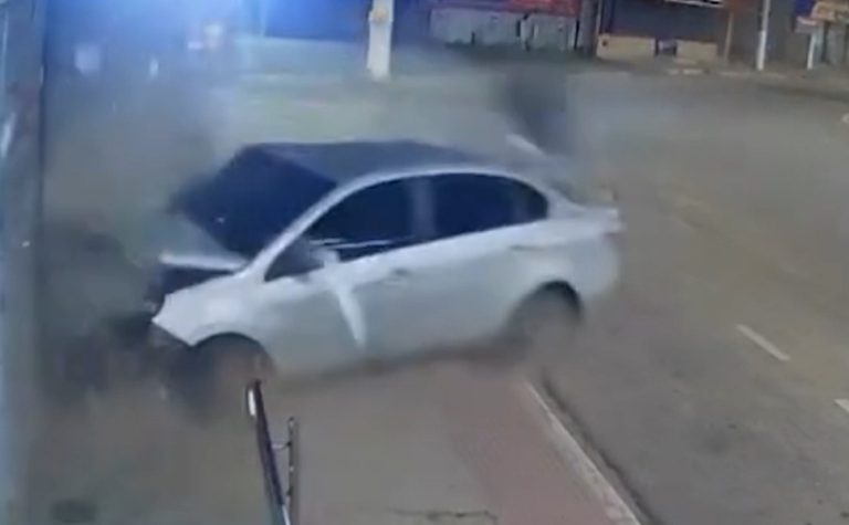 VÍDEO | Criminoso sofre acidente durante perseguição policial na Serra